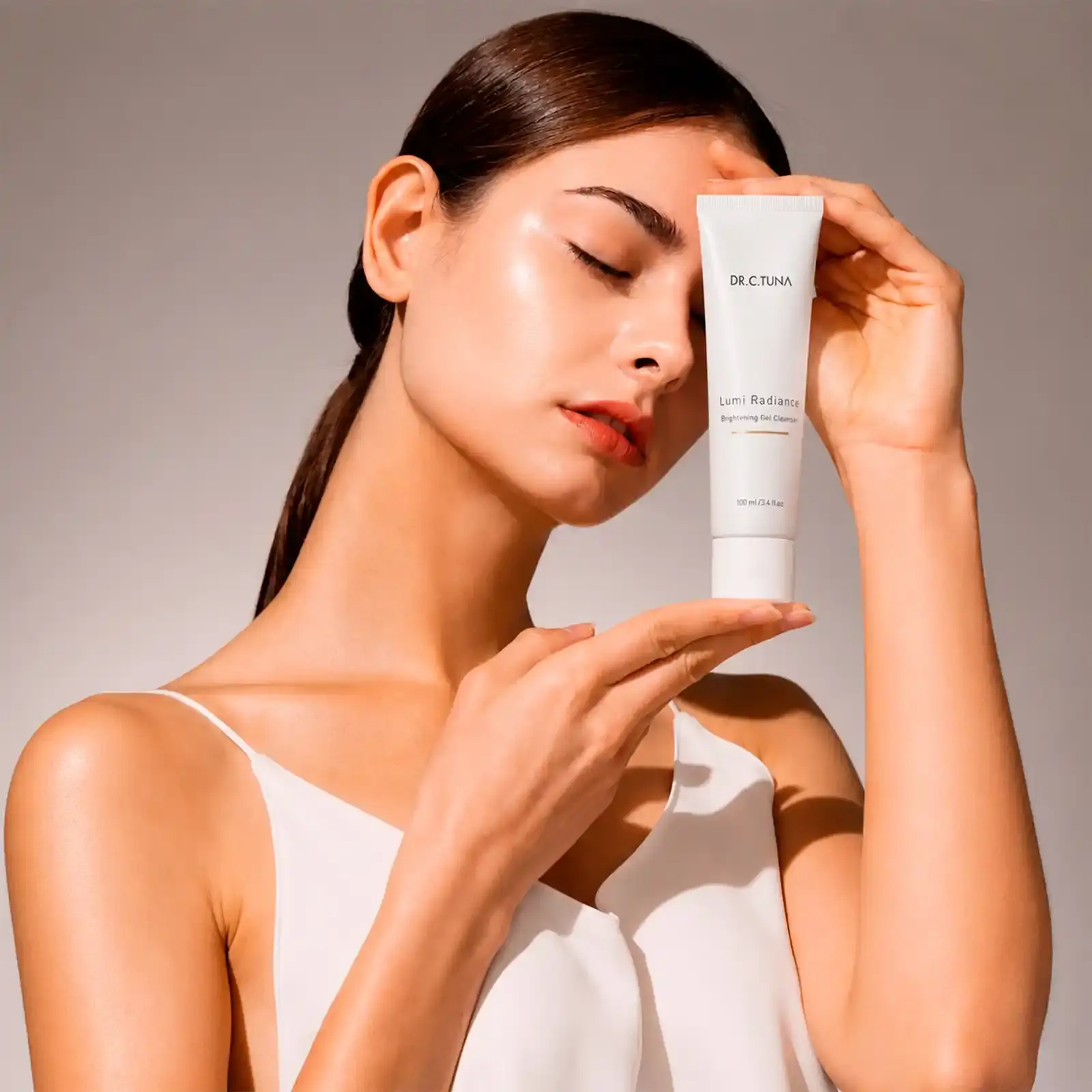 Dr. C. Tuna Lumi Radiance Gel Limpiador Iluminador